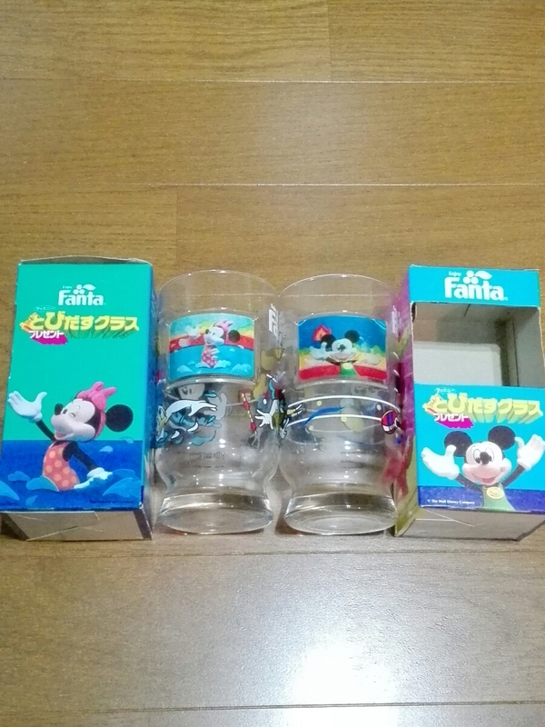 非売品　ファンタ　ミッキーマウス　ディズニー　とびだすグラス　ペア　２個　コップ　カップ　デッドストック　ヴィンテージ　レトロ