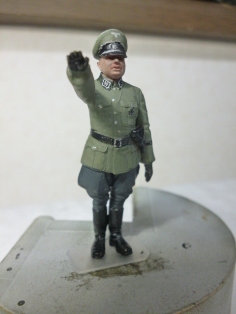 1／３５　SS将校敬礼完成品