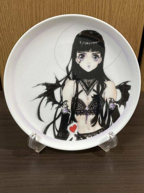 ▼いのまたむつみ×ノリタケ≪プレート １枚 プレートスタンド 1個≫飾り皿 絵皿 DIABOLICA 2002 Noritake