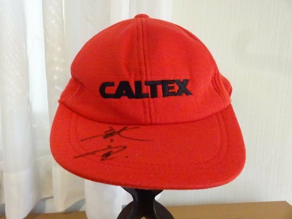 「CALTEX」メンズ　赤色キャップ　サイズ５７cm〜５９cm　サイン入　キャップ　帽子　スタイル帽子