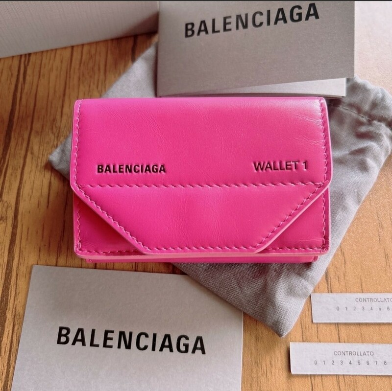 超美品　BALENCIAGA バレンシアガ 三つ折り財布 ピンク カードケース ミニ財布