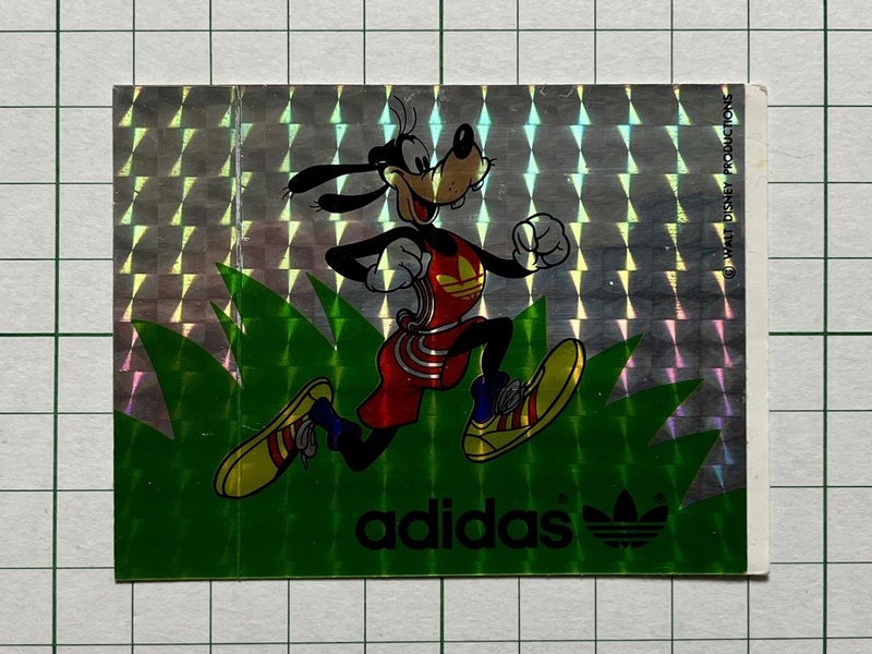 【adidas】アディダスのステッカー：1980~1990年代 ディズニー グーフィー フランス ビンテージ 非売品 デッドストック カスタム +Sb