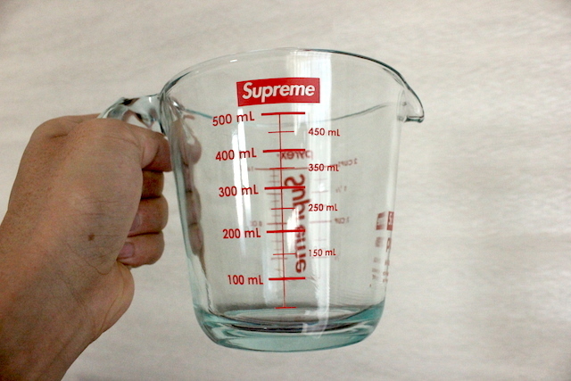 新品未使用 Supreme Pyrex 2-Cup Measuring Cup Clear