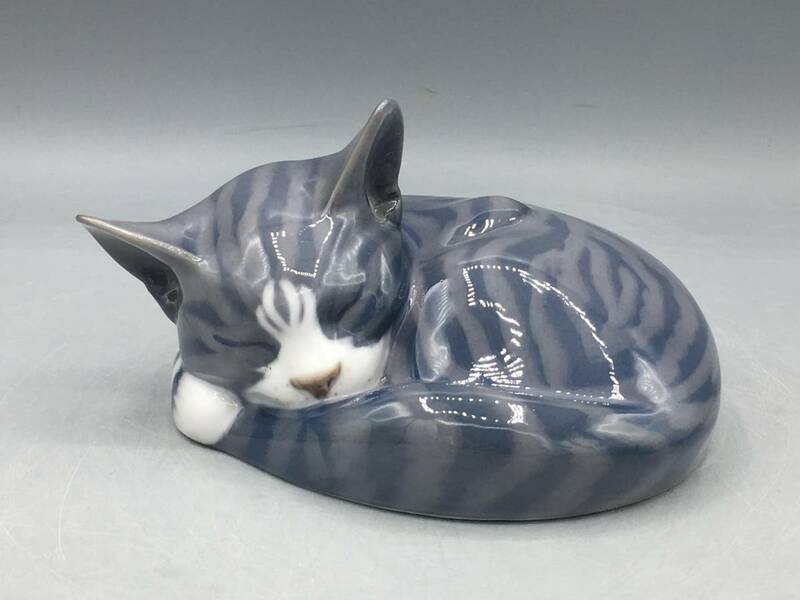 国内発送 ロイヤルコペンハーゲン 眠り猫 猫 置物 フィギュリン 陶器 デンマーク (67-80-833)