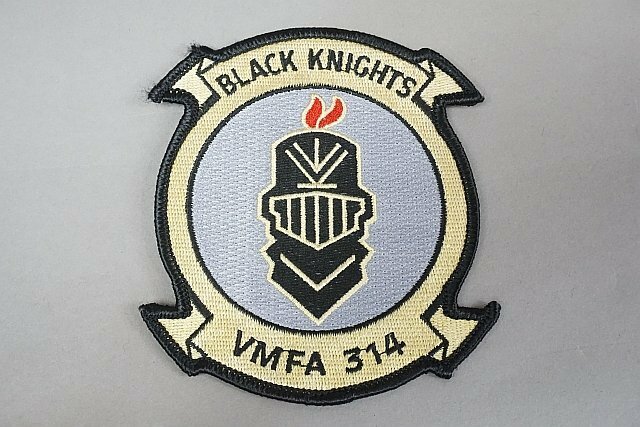 ★ BLACK KNIGHTS VMFA 314 ブラックナイツ 第314海兵戦闘攻撃飛行隊 ワッペン / パッチ ベルクロなし