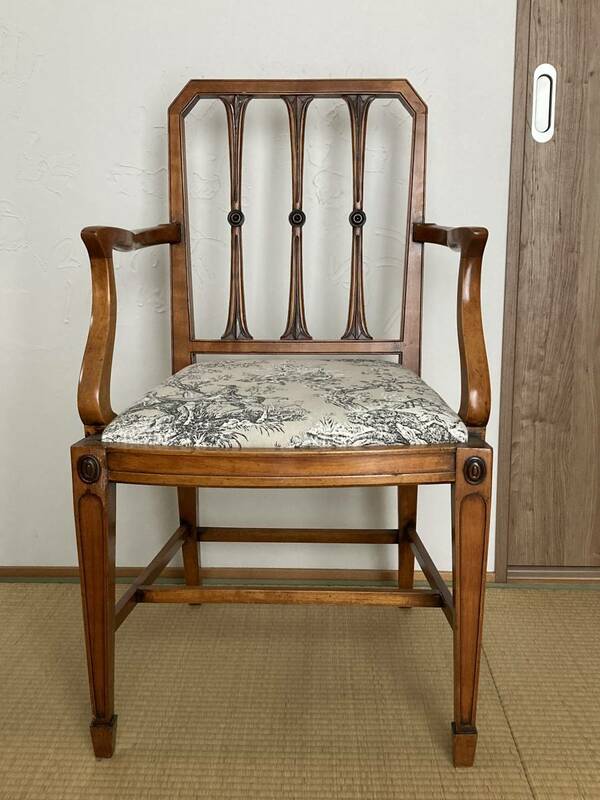 ☆ED016 Lloyd's Antiques / ロイズ・アンティークス アームチェア　両肘付き 英国 アンティーク 椅子 チェア 　1125