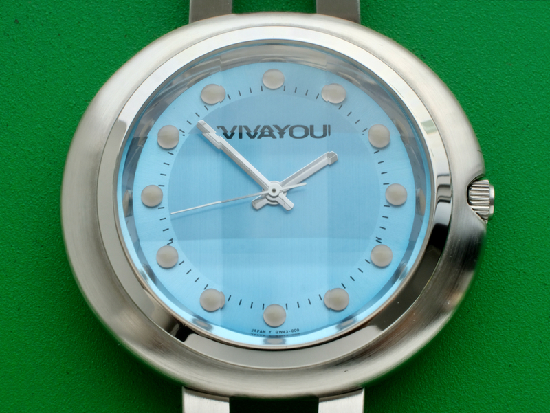 ＊VIVAYOU レトロスタイル腕時計＊9面カットガラススペースエイジ