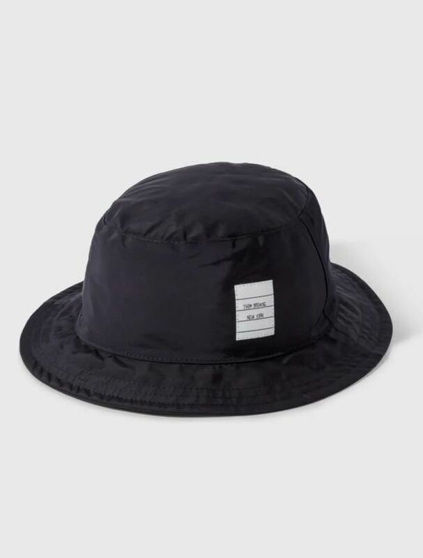 希少　即完売　トムブラウン　Thom Browne トリコロール　CLASSIC BUCKET Hat バケットハット　4bar 帽子　キャップ　ダークネイビー