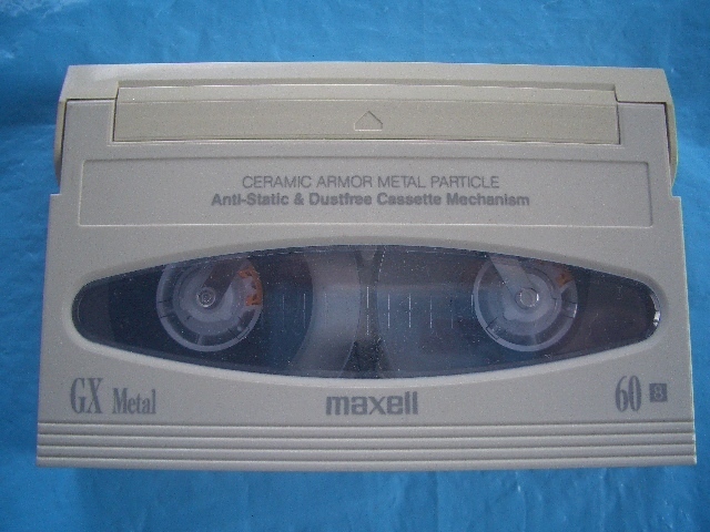 ★8ミリビデオテープ 　maxell GX 　Metal　メタルテープ　60分（white）　※（MADE IN JAPAN）　　ケース無し