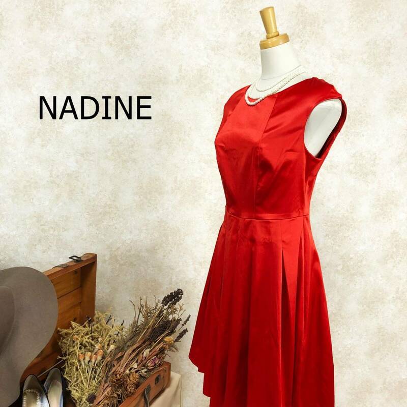 ナディーヌ NADINE ドレス サイズ36 S レッド ひざ丈 光沢 イタリア製 赤 ノースリーブ ラウンドネック ワンピース 結婚式 B-584