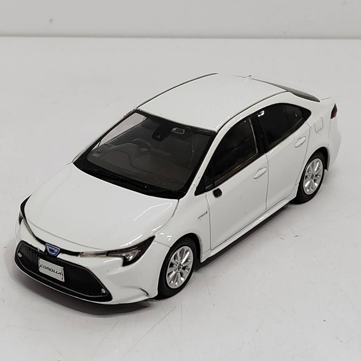 ●トヨタ 1/30スケール COROLLA ミニカー TOYOTA ホワイト カローラ モデルカー くるま 車 自動車 S1797