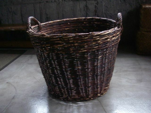 アンティークバスケット　antique basket オシャレな籐のかご　フランスにて購入