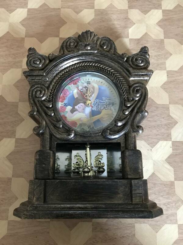 中古品 Disney　ディズニー　美女と野獣　プレミアムラグジュアリースイングクロック 2305m24