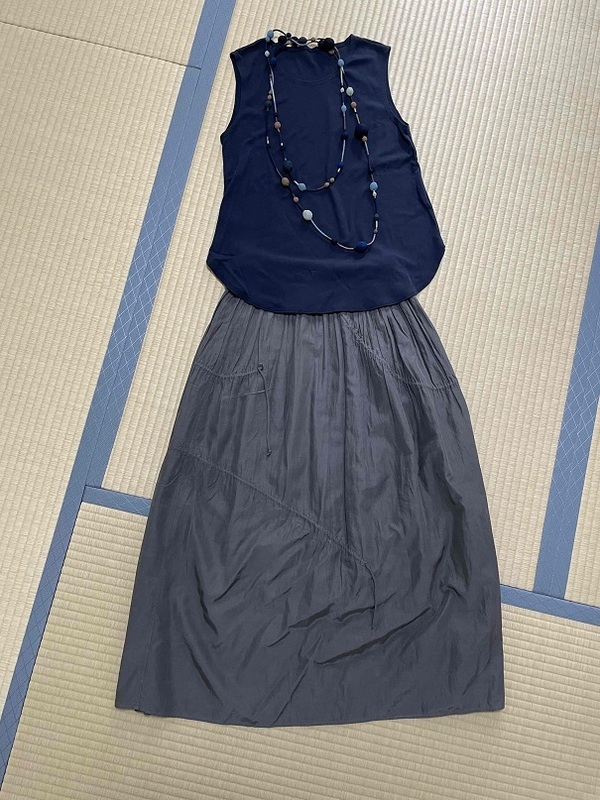 ●美品【 ヨーガンレール Jurgen Lehl 】シルク 絹 デザインスカート グレー ブラウン 系 ロング スカート 絞りデザイン M