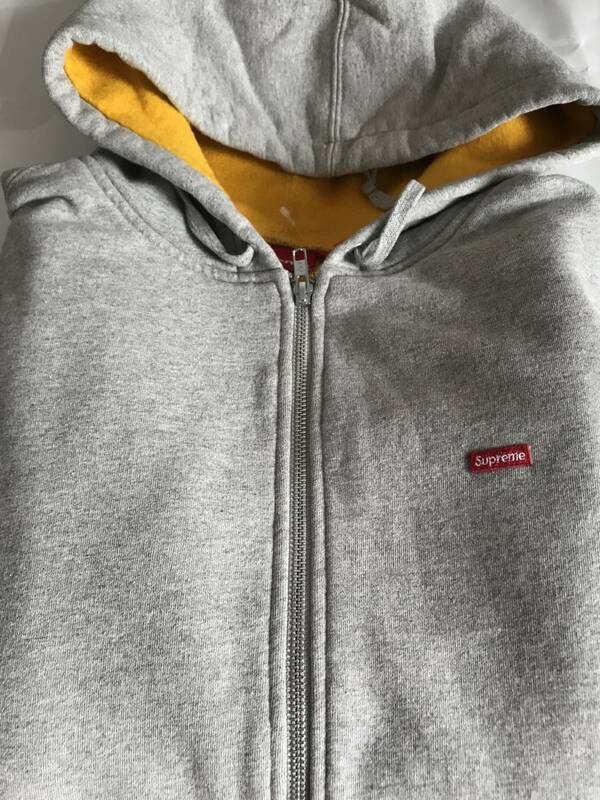 新品 未使用 国内正規品 ◆ Supreme スモールBoxロゴ Contrast Zip Up Hooded Sweatshirt グレー サイズ M ◆ スモールBoxロゴ