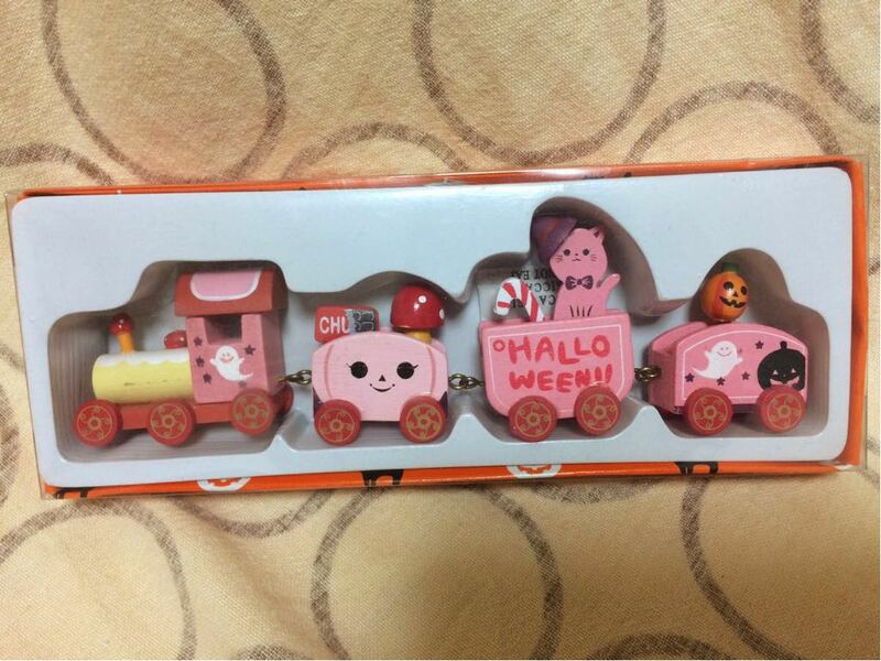 かわいい木製おもちゃ 4連ハロウィントレイン ピンク インテリアオブジェ