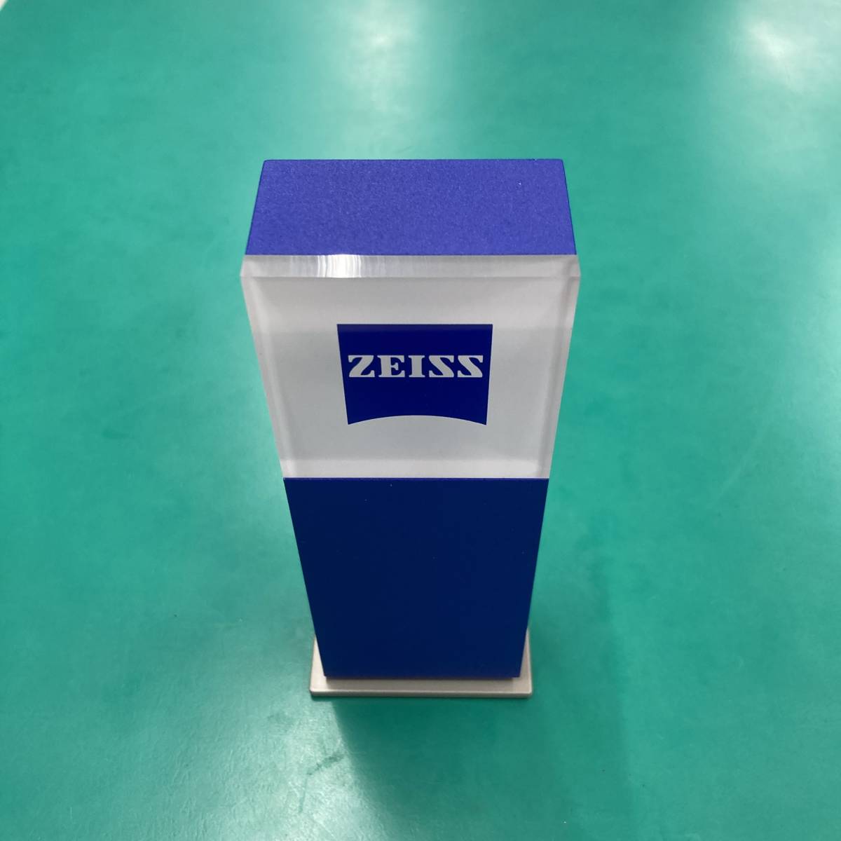 ★ ZEISS ロゴ入り ディスプレイ 中古品 R01416