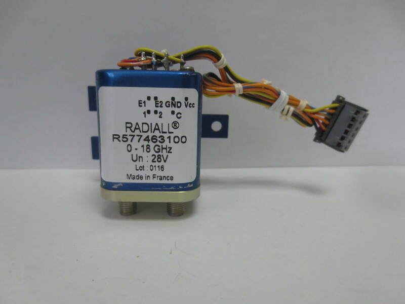 ★ RADIALL Coaxial Switches R577463100 0-18GHz microwave coaxial ★ 