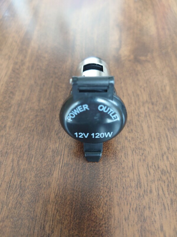 中古 シガーソケット 電源 POWER OUTLET 12V 120W 中古品　車種不明