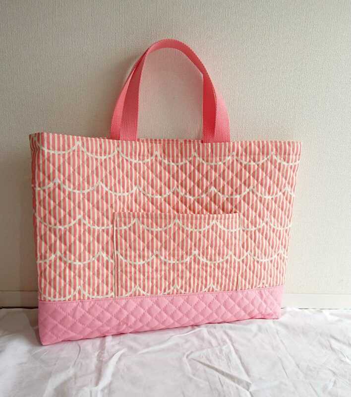 ストライプ＆フリル柄　レッスンバッグ　ピンク　キルティング使用　ハンドメイド 　女の子　手提げ袋　絵本袋