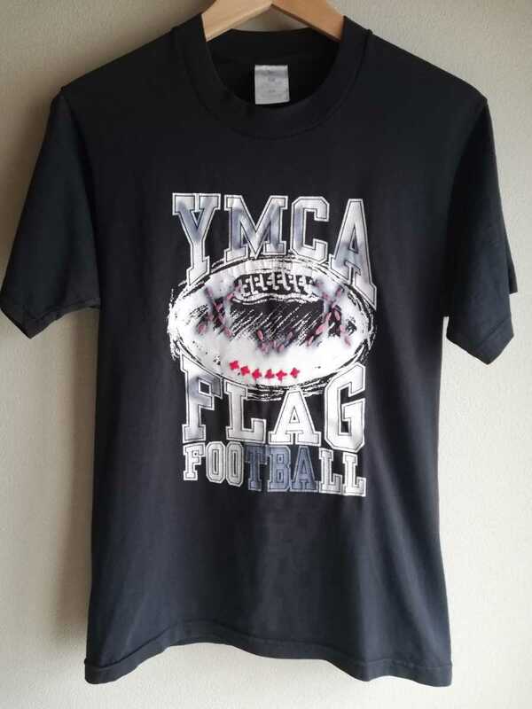 YMCA FLAG FOOTBALL 半袖 Tシャツ 刺繍 アメカジ 古着 アメフト フラッグフットボール USED レトロ カレッジロゴ ビンテージ ラグビー 黒