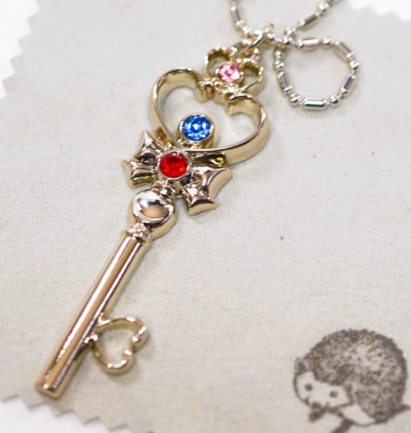 ペンダント　セーラープルート　時空の鍵 セーラームーン ネックレス チャーム 銀 心　グッズ