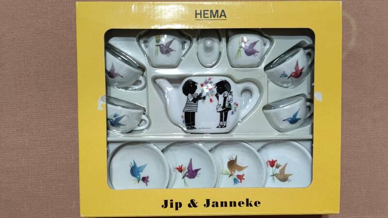 オランダ HEMA イップとヤネケ ミニチュアティーセット Jip & Janneke tea set 13 pieces 箱サイズ 25.5×21×5.5㎝