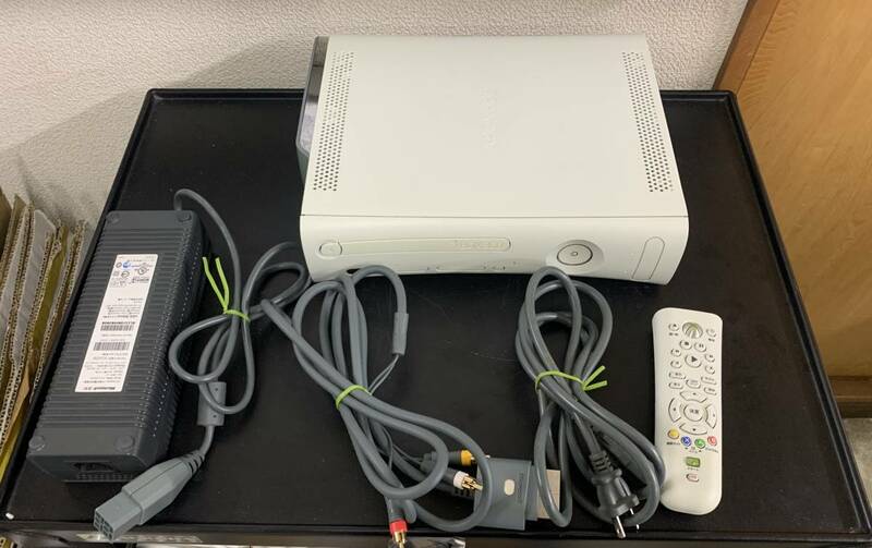 Xbox　360　250GB　HDD　エックスボックス　ゲーム機　テレビゲーム　ホワイト　①