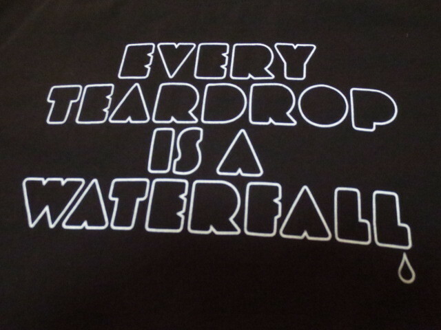 ＣＯＬＤ　ＰＬＡＹ　２０１１　コールドプレイ　半袖プリントティーシャツ　黒　Ｍ　ＥＶＥＲＹ　ＴＥＡＲＤＲＯＰ　ＩＳ　Ａ　ＷＡＴＥＲ