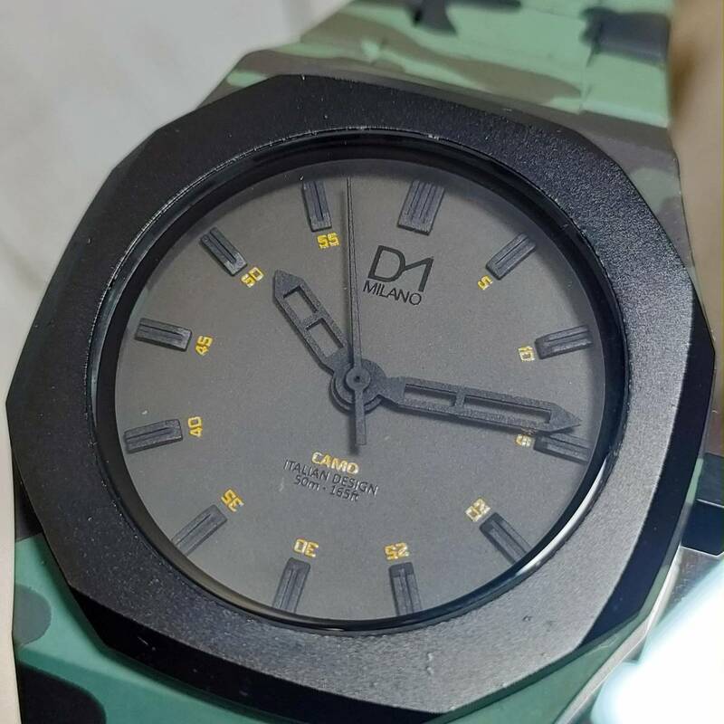 ディーワン ミラノ D1 MILANO 3針 アナログ クォーツ 腕時計 迷彩 カモフラージュ 稼働品 【10152