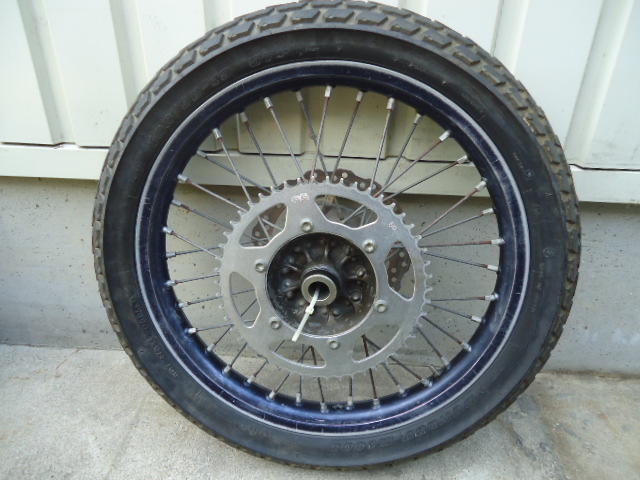 08' KX250F 純正　リアホイール　黒アルマイト（ブラックリム）　ディスク、スプロケ付き　USED