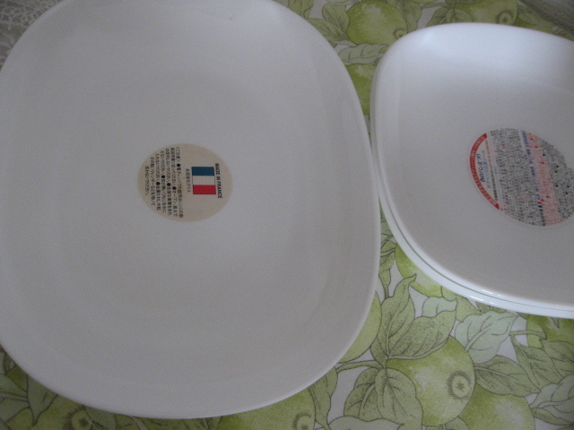 ◆ヤマザキ★白いお皿　 スクエアー ２種★３枚◆未使用