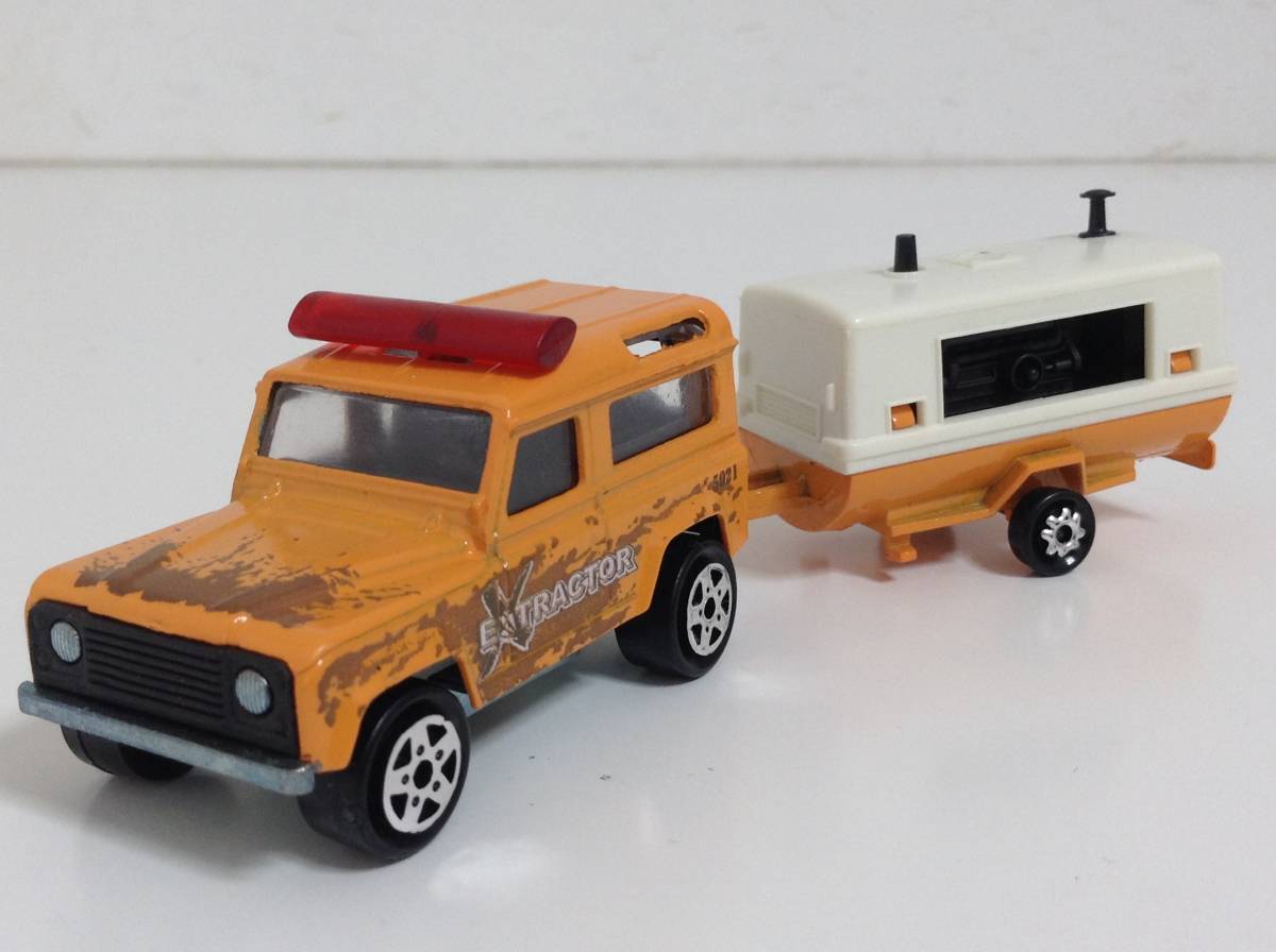 希少 トレーラー付きモデル ランドローバー ディフェンダー90 1/60 トレーラーを含めた全長約13.2cm マジョレット ミニカー 送料￥290
