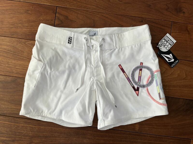 新品○VOLCOM ボルコム○レディース　サーフ　ボード　ショート　パンツ　ボトムス　短パン　水着　スイム　ショーツ　②