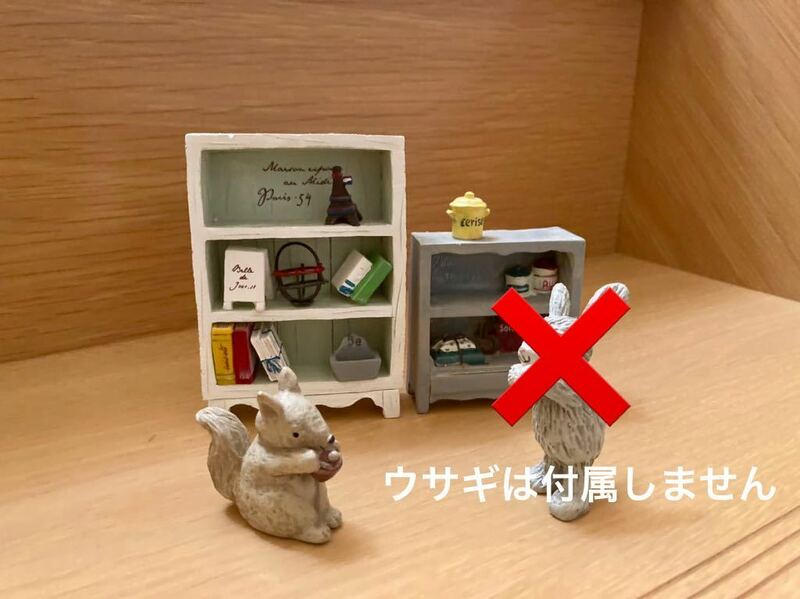 【インテリア小物】アンティーク風ミニチュア家具タンス　アニマルフィギュア
