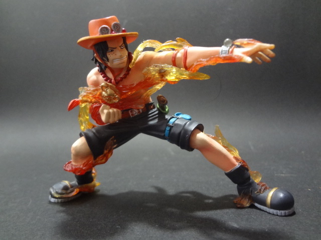 ポートガス・D・エース　　組立式 スーパーエフェクト能力者フィギュアvol.１