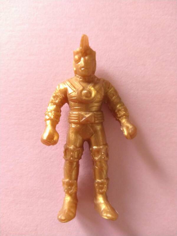 怪獣消しゴム　ウルトラマンA　エースロボット　金色　　　　　フィギュア　ゴールド　ultraman ace　monster　figure acerobot