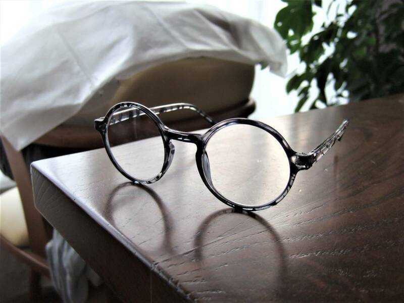 送料無料　北欧デンマークデザイン　老眼鏡に見えない　ラウンド　リーディンググラス　+1.0 黒 マーブル　グラデーション　レトロ丸メガネ