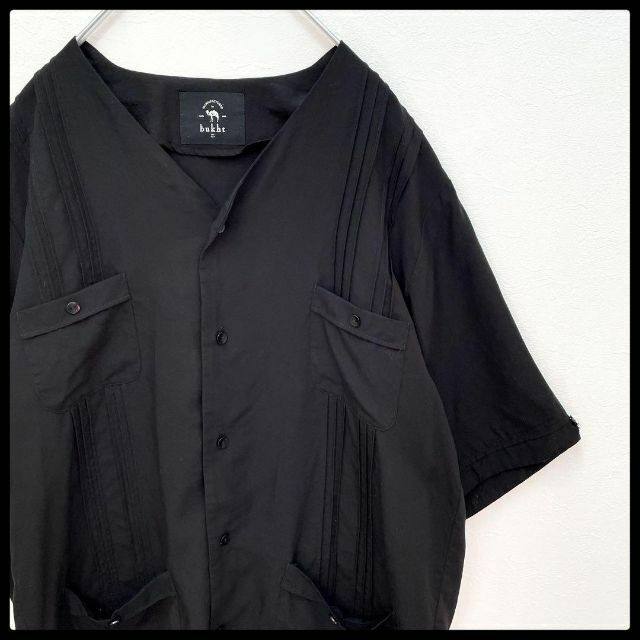 【入手困難】ブフト　bukht　カラーレス　ポケット　プリーツ　半袖シャツ　黒　メンズ　1サイズ