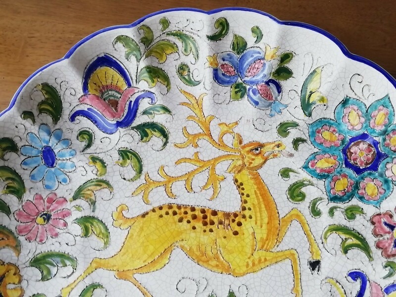 イタリア製 飾り皿 約35cm 貫入 アンティーク ハンドメイド 美術 鹿 モザイク風 Italy antique decorative plate deer pattern 送料込み