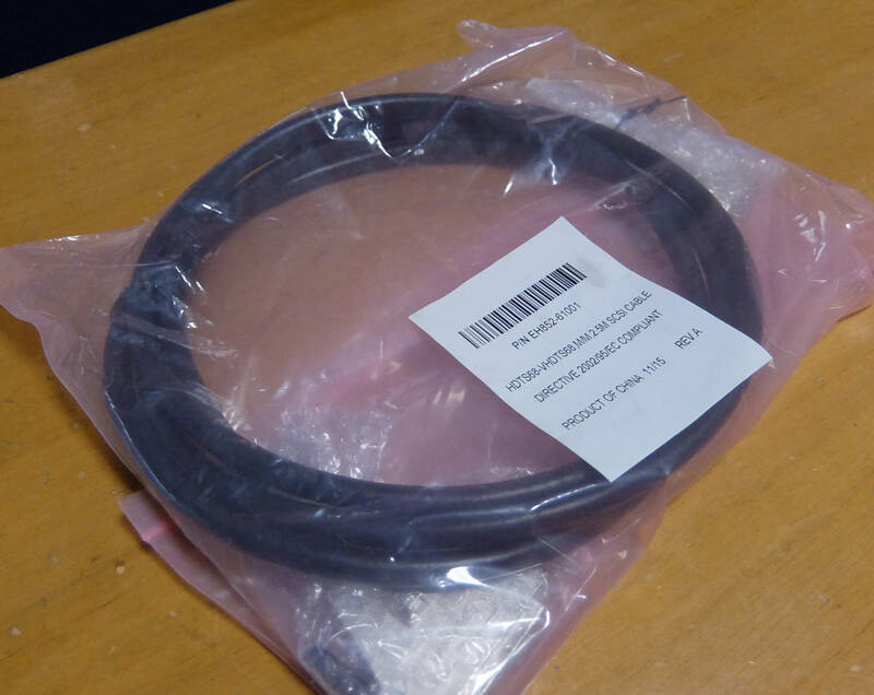 SCSIケーブル2.5m EH852-61001 HDTS68-VHDTS68 MM 郵送料\520