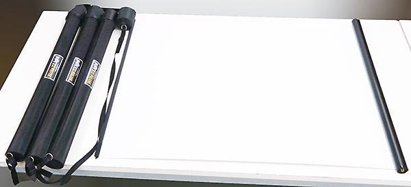 在庫有　送料無料　離島除　泉　IZUMI 　モバイル マグネットスクリーン 60型　WOL-M12V　　B品