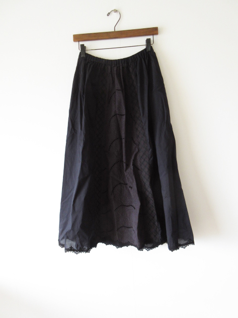美品 MIDIUMISOLID / ミディウミソリッド レース刺繍コットンイージースカート BLACK * レディース フレアスカート