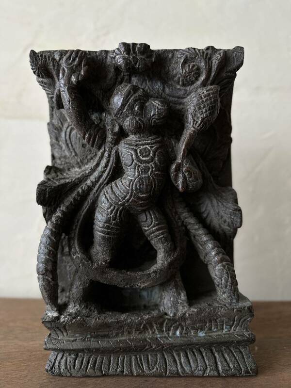 インド　アンティーク　木彫り　御守り　オブジェ　壁掛け　インテリア　古木　朽木　アート　古道具　神様　ヒンドゥー　ハヌマーン　猿