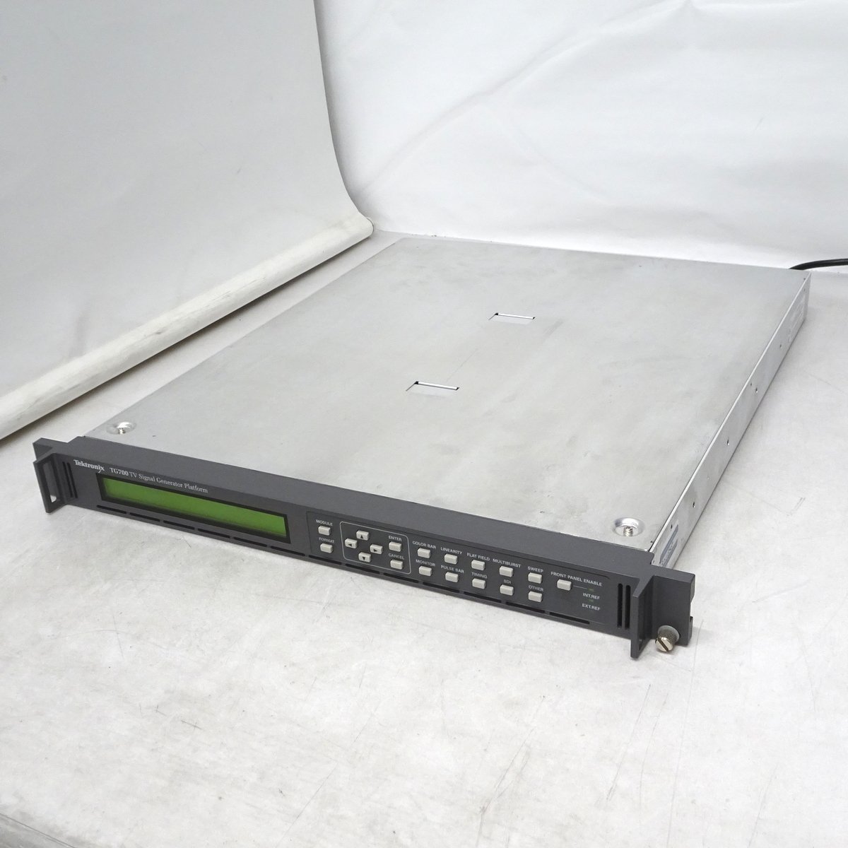 Tektronix TG700 シグナルジェネレーター （モジュールなし・プラットフォームのみ）【中古品/DIAGNOSTICS-PASS】#351414