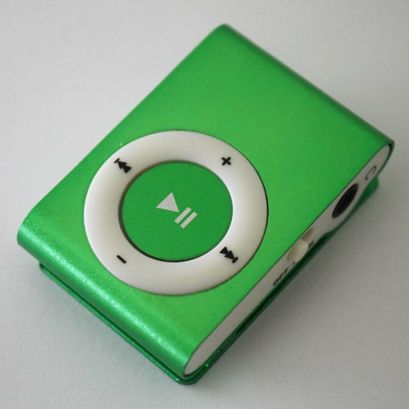 SDカード式 MP3 コンパクトプレイヤー【グリーン】 スタンダードタイプ音楽 充電ケーブル付き