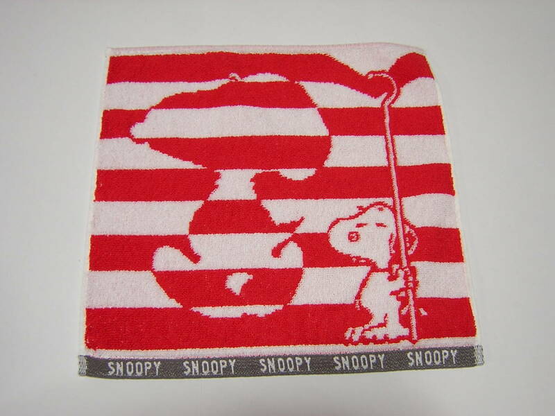 即決！新品！SNOOPY スヌーピー かわいい!ハンドタオル　ハンカチ a