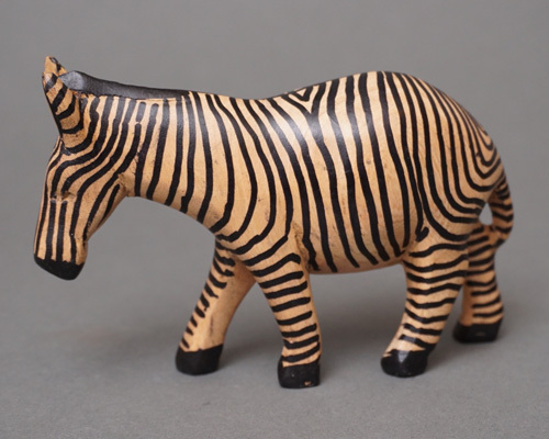 アフリカ　ケニア　シマウマ　木彫り　置き物　Mサイズ　オブジェ　彫刻　動物