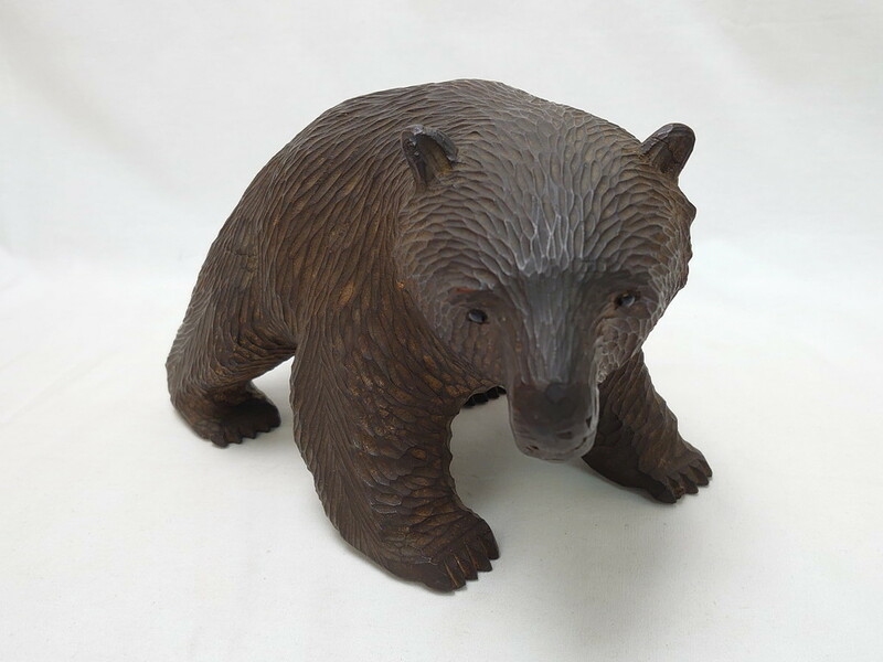 R-063928　アイヌ　ガラス目　銘無し　木彫りの熊(ディスプレイ、置物、くま、クマ)(R-063928)