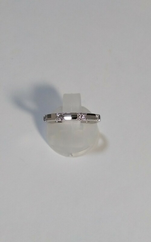 Ptダイヤリング！0.14ct.。